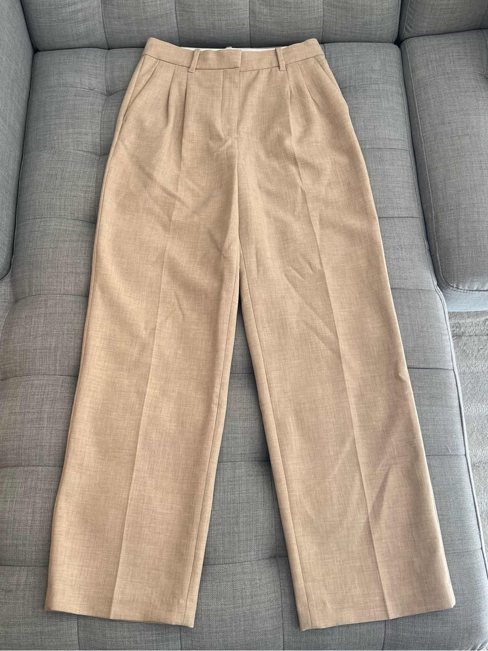 Aritzia The Effortless Pant Size 6 Beige High Rise Pleated Trousers